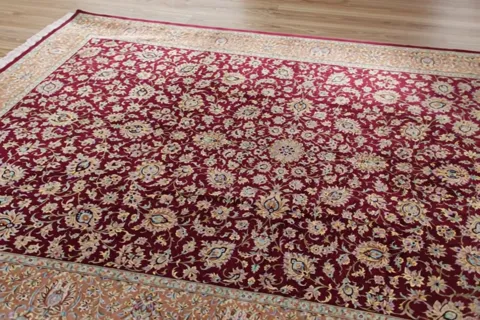 The finale: the edge of the rug and part of the border. Five seconds of changing angle have shown the shimmer that makes