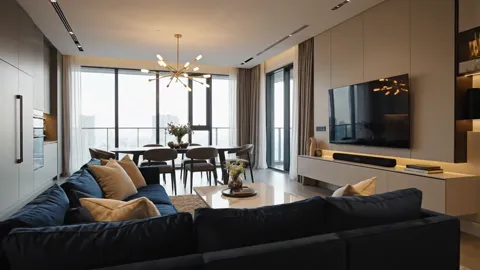 The finale: the room entire from another corner. Eight seconds have shown the volume of the flat in a way neither a plan