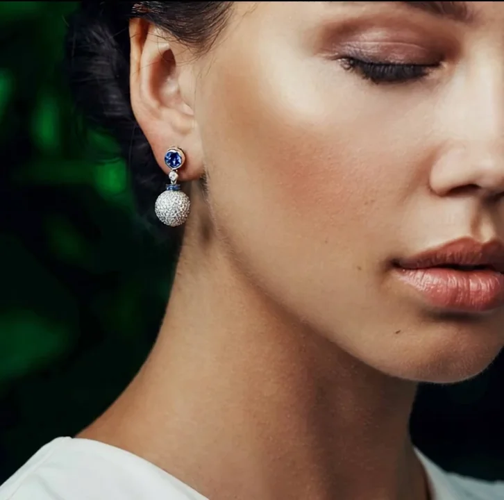 AI-generated product video: Bendes spherical earrings with sapphires and diamond pavé, 5927